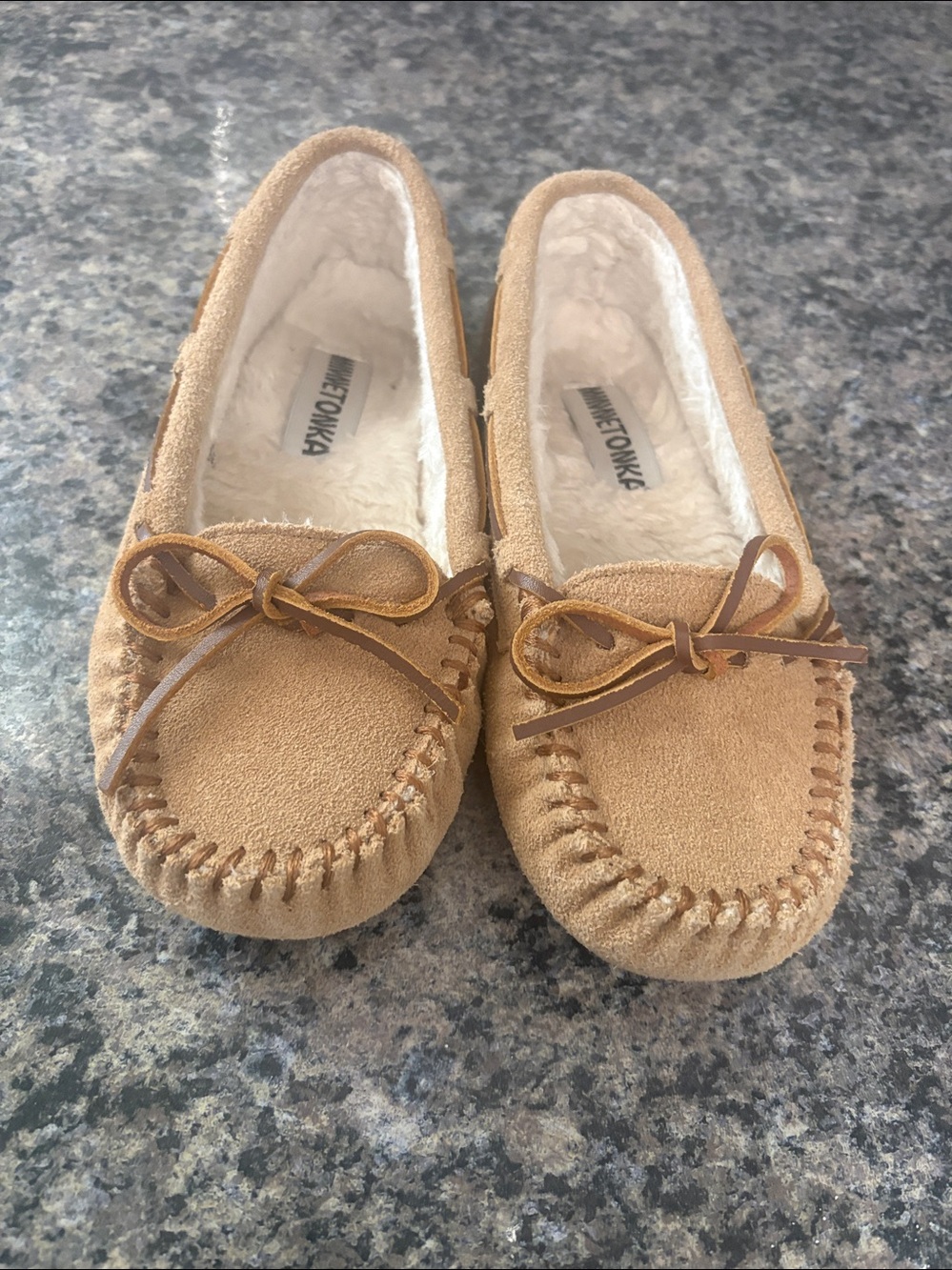 Minnetonka Cally slipper